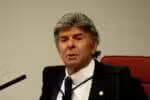 DF - BOLSONARO/STF/JULGAMENTO/FUX/VOTO - POLÍTICA - O ministro do Supremo Tribunal Federal, Luiz Fux, durante julgamento contra o ex-   presidente Jair Bolsonaro (PL) e mais sete réus por tentativa de golpe de Estado   após as eleições de 2022, em Brasília, na manhã desta quarta-feira, 10 de setembro   de 2025. Luiz Fux pediu a anulação do processo da trama golpista. Neste quarto dia   de análise do caso, ele discorre sobre a competência da Primeira Turma para julgar   o caso. O ministro sustenta que ocupantes de cargos mais elevados e maior   relevância do País deveriam ser julgados pelo plenário da Suprema Corte.   10/09/2025 - Foto: FáTIMA MEIRA/ENQUADRAR/ESTADÃO CONTEÚDO