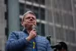 SP - MANIFESTAÇÃO/ATOS/7 DE SETEMBRO/SP/APOIADORES/BOLSONARO/ANISTIA - POLÍTICA - O governador de São Paulo, Tarcísio de Freitas (Republicanos), discursa durante ato na Avenida Paulista, em São   Paulo, neste domingo (7), em defesa da anistia ao ex-presidente Jair Bolsonaro (PL) e aos envolvidos nos atos do   dia 8 de janeiro de 2023 na Praça dos Três Poderes. Tarcísio atacou o ministro Alexandre de Moraes, do Supremo   Tribunal Federal (STF). Disse que Moraes impõe uma "tirania" que "ninguém aguenta mais".    07/09/2025 - Foto: JULIA MARTINS/RASPRESS/ESTADÃO CONTEÚDO