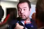 SP - ELEIÇÕES 2026/RJ/CLÁUDIO CASTRO/SENADO/POSSIBILIDADE - POLÍTICA - O governador do Rio de Janeiro, Cláudio Castro (PL), fala com a imprensa após participar do seminário Rio Summit,   realizado na Casa Lide, no Jardim Europa, em São Paulo, nesta segunda-feira, 26 de maio de 2025. Castro afirmou que   tomará decisão sobre a renúncia do cargo entre fevereiro e março do ano que vem para poder disputar uma cadeira no   Senado, que segundo ele é uma "possibilidade real". "A decisão será tomada com base em pesquisas e no cenário do   ano que vem.    26/05/2025 - Foto: LECO VIANA/THENEWS2/ESTADÃO CONTEÚDO