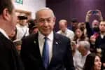 Israel e Hamas acordam cessar-fogo com libertação de reféns, selado com apoio americano
