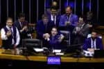 Deputados aprovam isenção de IR em decisão controversa e populista