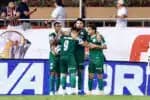 Palmeiras surpreende São Paulo em clássico e tem atuação polêmica do árbitro