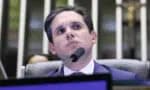 Hugo Motta projeta tributação de LCI e LCA na nova proposta do IOF