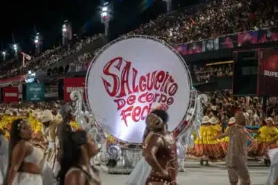 Imagem card com fundo