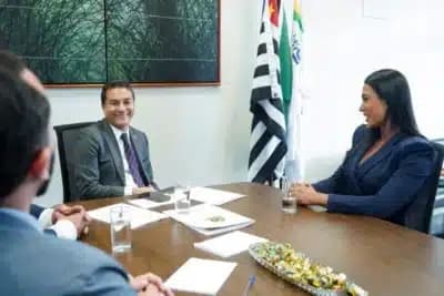 Imagem card com fundo