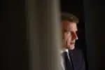 Macron acusa queda de governo e ameaça novas eleições na França