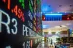 Ibovespa em queda com balanços dos EUA e fala de Powell