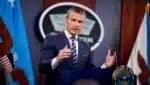 Pete Hegseth faz pouso de avião após pane no Reino Unido